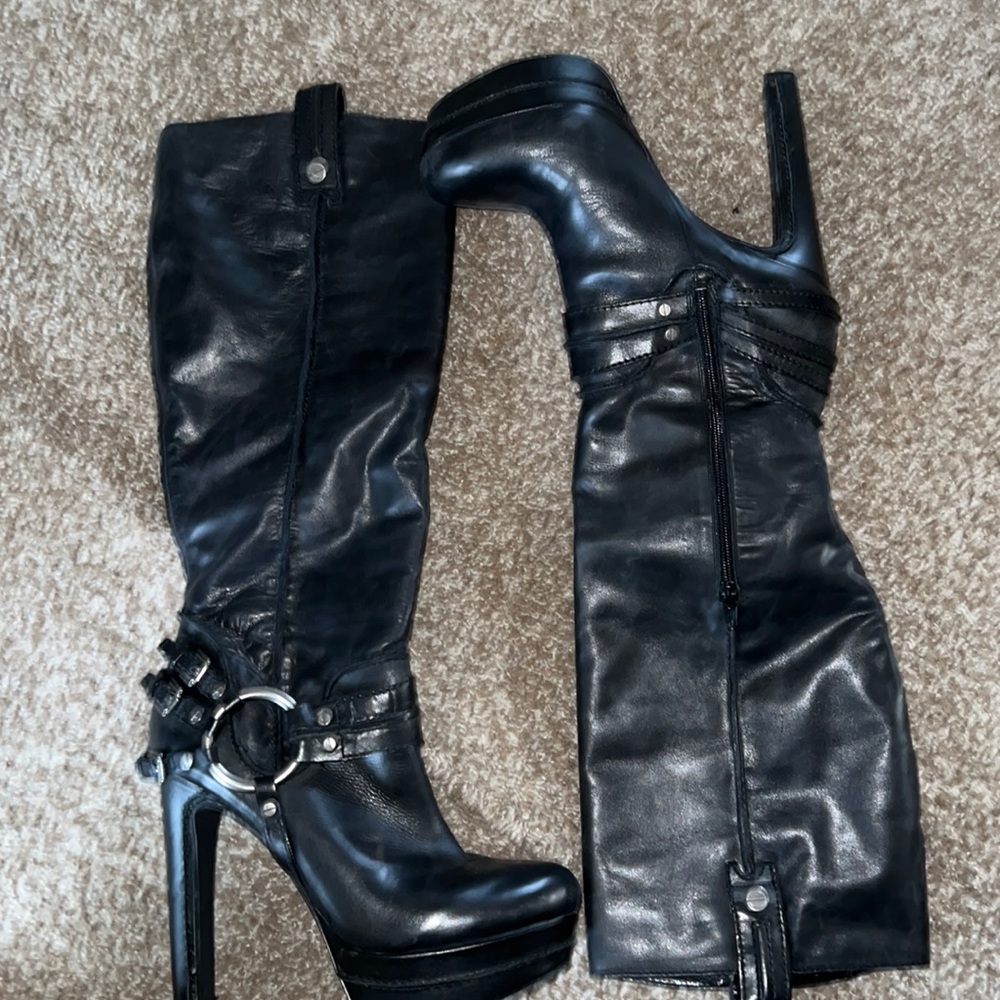 Woman’s shoes